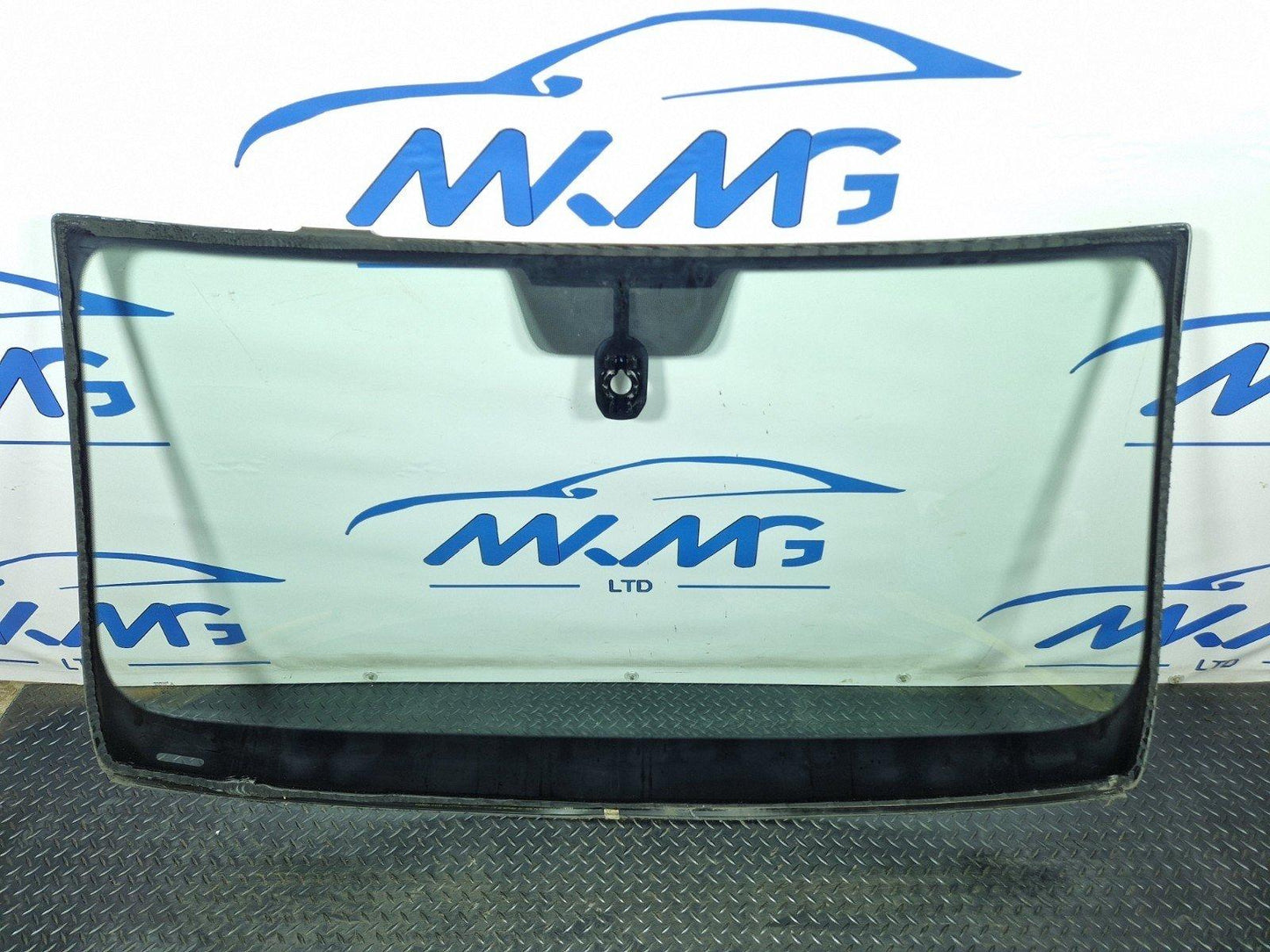 10-18 VW TOUAREG 7P GENUINE FRONT WINDSCREEN WINDOW GLASS
