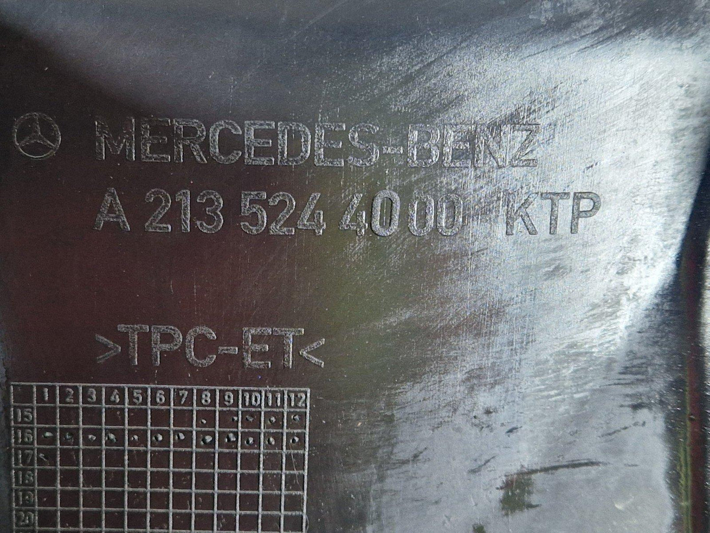 14-21 MERCEDES BENZ C220d W205 OEM LEFT CENTER NOISE CAPSULE A2135244000
