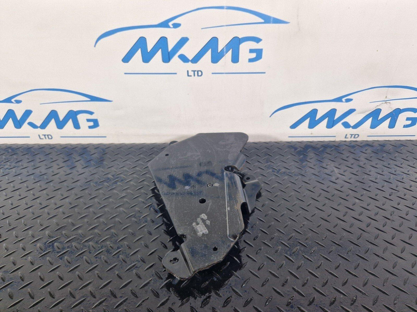 19-ON MERCEDES BENZ CLA C118 FUEL FILLER NECK PROTECTIVE METAL SHEET A2474750000