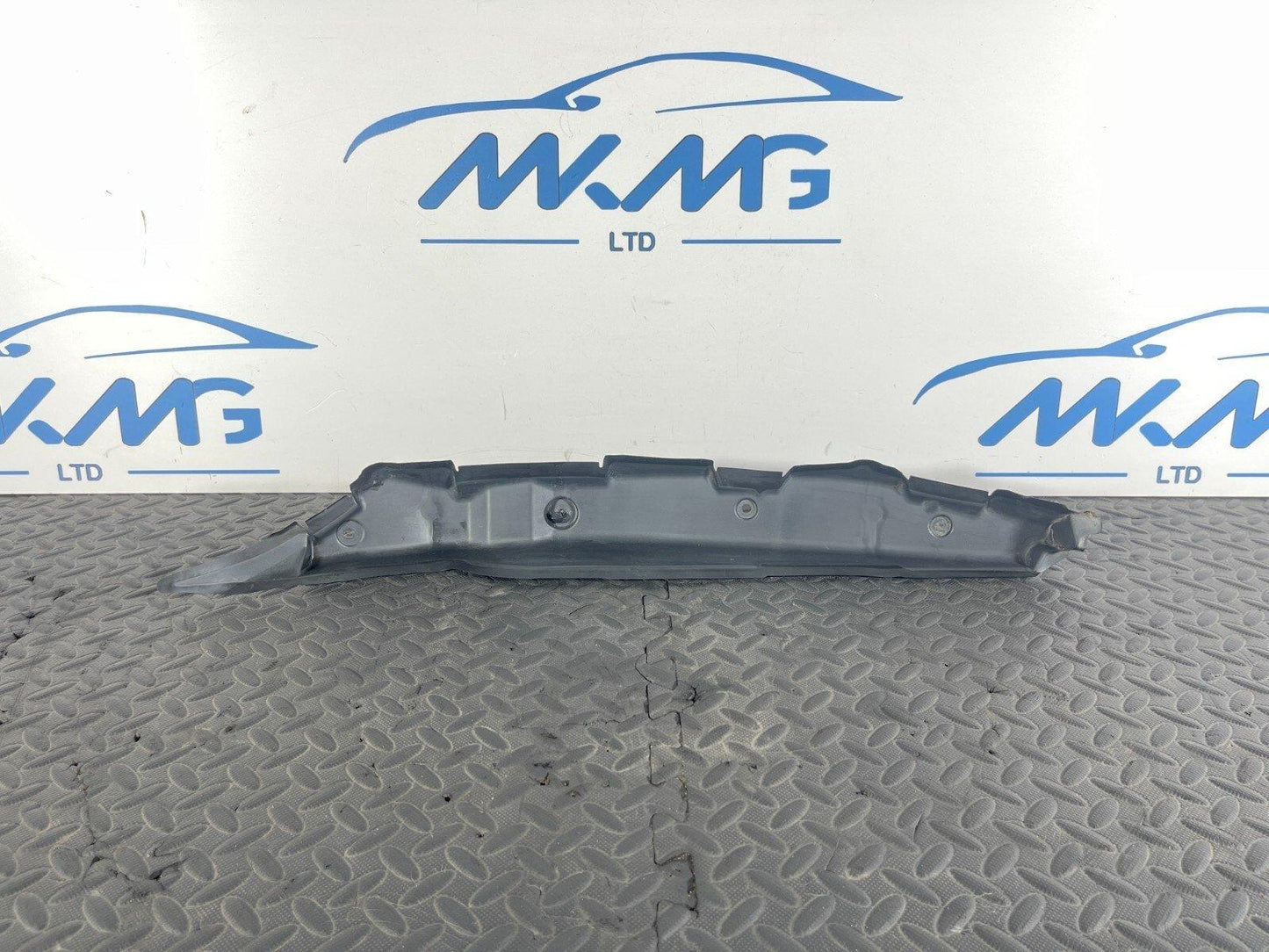 12-18 MERCEDES A CLASS W176 DRIVER SIDE WING FENDER INSULATION COVER A1768890100