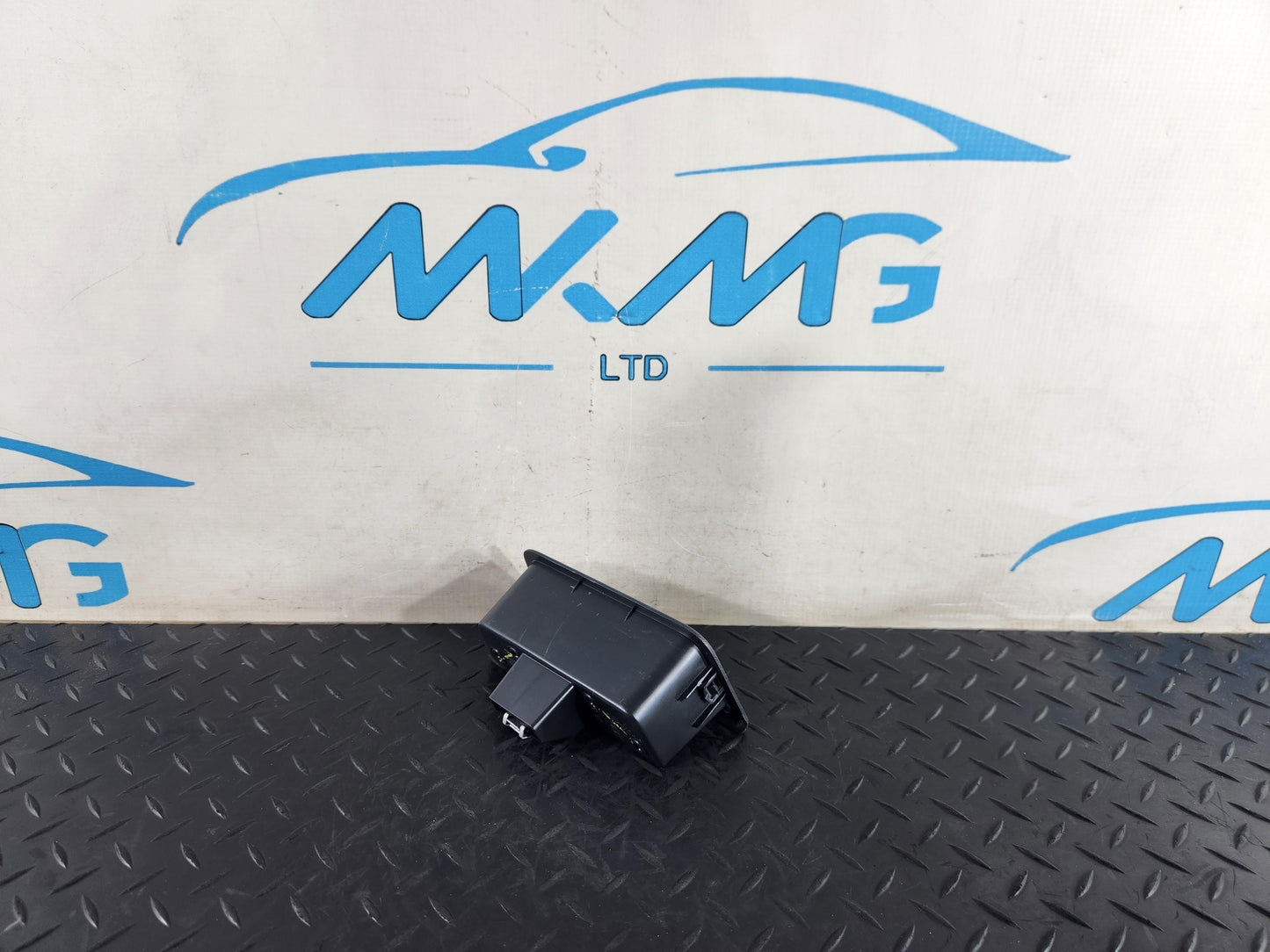 Range Rover Evoque L551 Genuine Front Right O/S Door Trim K8D2-434A42-AB