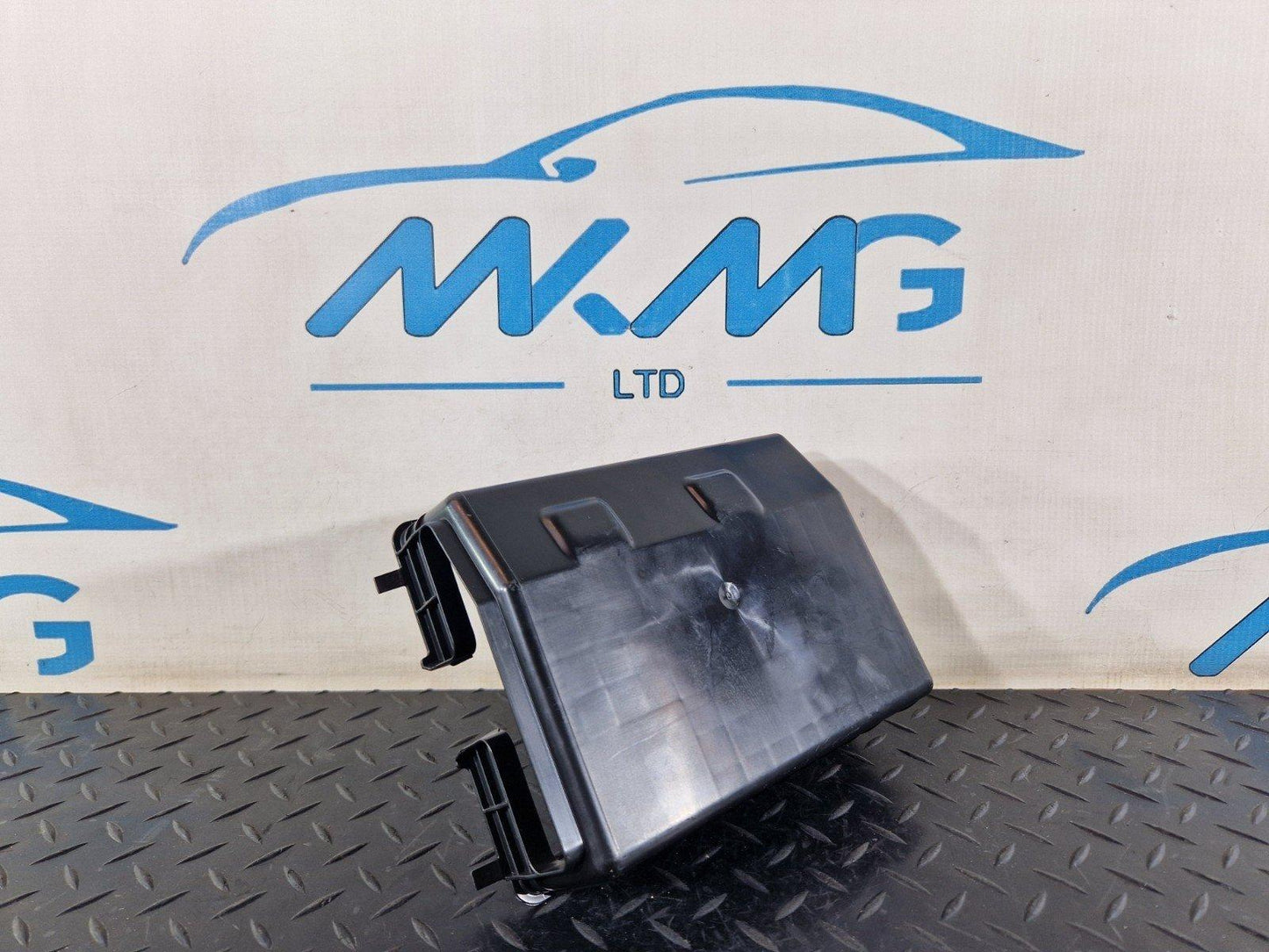 11-19 MERCEDES BENZ ML W166 350 CDI V6 GENUINE FUSE BOX LID COVER A1665400180