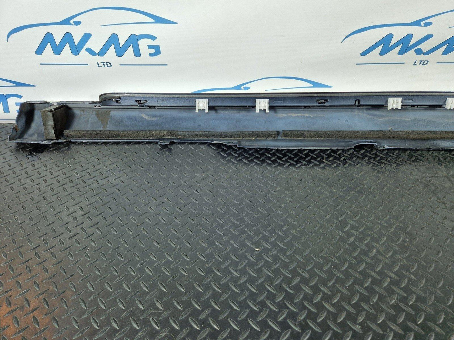 10-17 AUDI A8 4H LEFT N/S LOWER SILL SKIRT COVER TRIM IN BLUE 4H0853859D