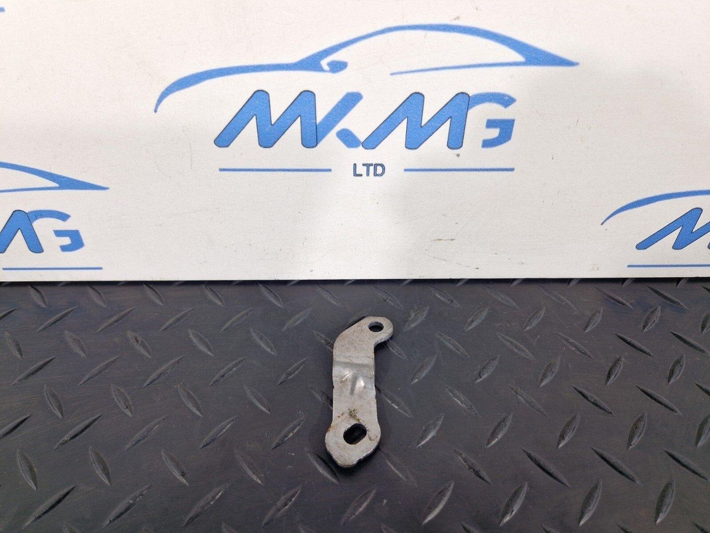 19-ON MERCEDES BENZ B CLASS W247 OM654 INTAKE EXHAUST MANIFOLD SUPPORT BRACKET