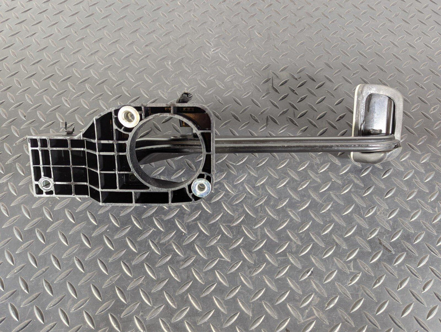 13-19 MERCEDES BENZ CLA C117 GENUINE OEM BRAKE PEDAL ASSEMBLY A2462920308