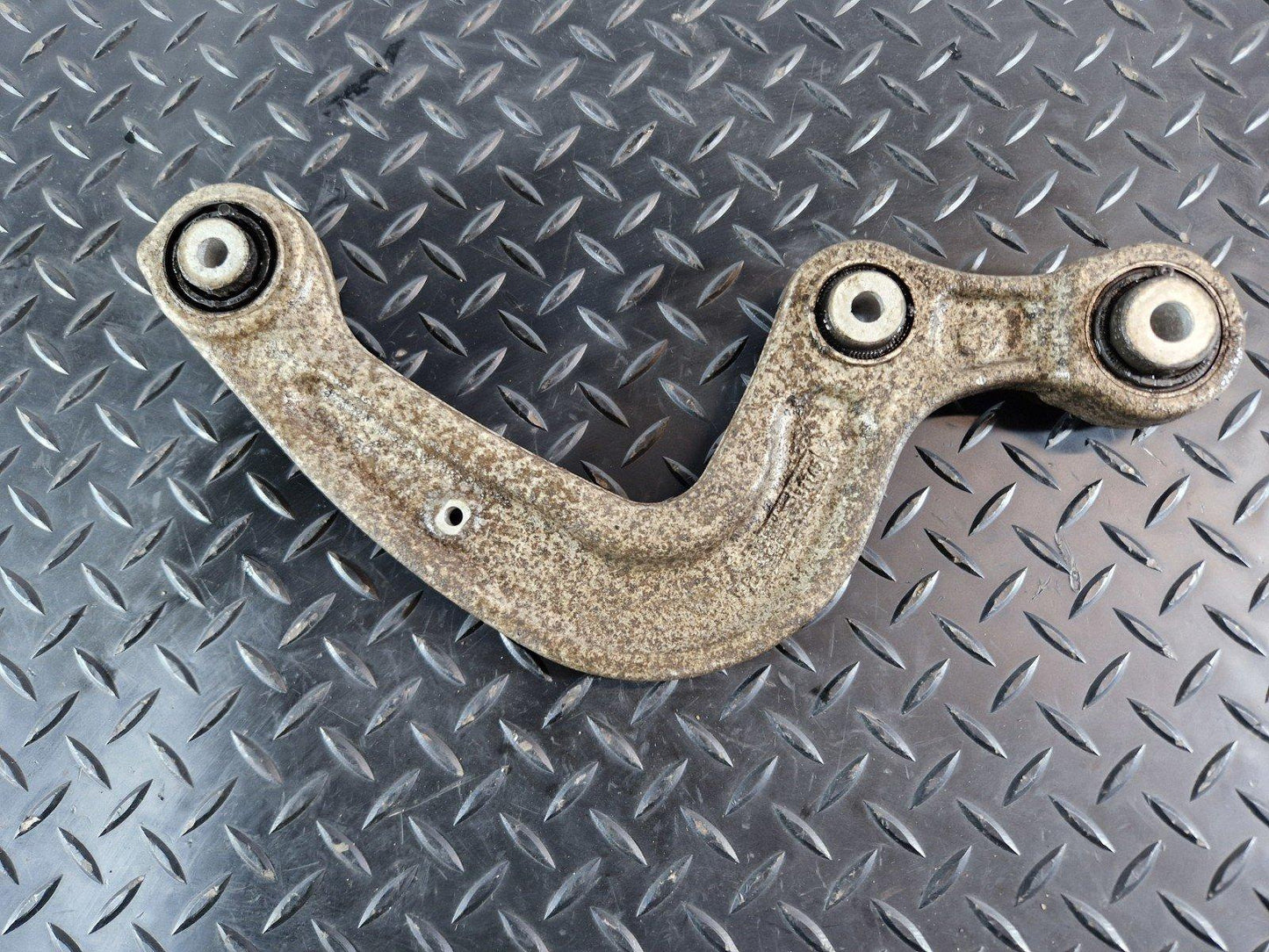 GENUINE AUDI A4 B9 A5 S5 F5 REAR LEFT OR RIGHT CONTROL ARM 8W0505361E