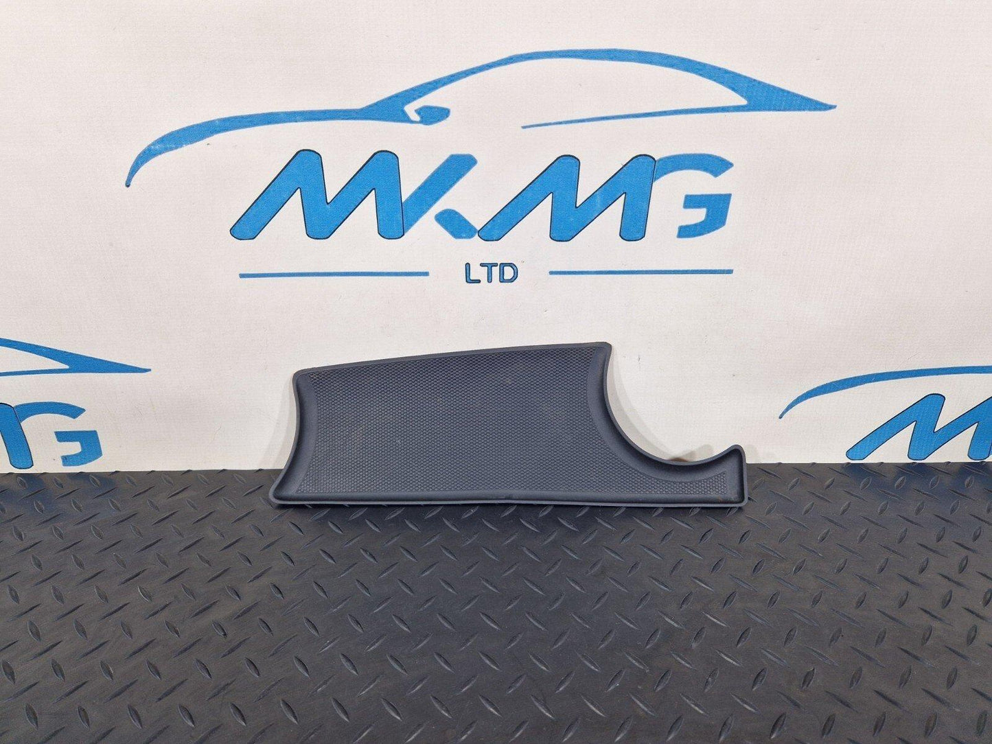 18-ON MERCEDES SPRINTER W907 W910 RIGHT STORAGE COMPARTMENT INSERT A9106891400