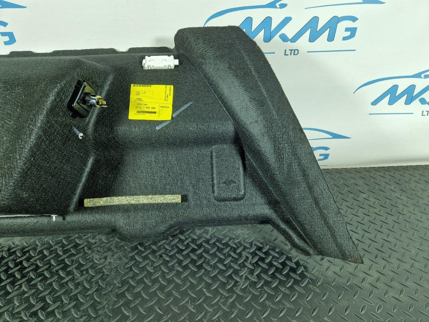 16-22 BMW X1 F48 GENUINE REAR RIGHT SIDE BOOT TRIM PANEL COVER 7425644