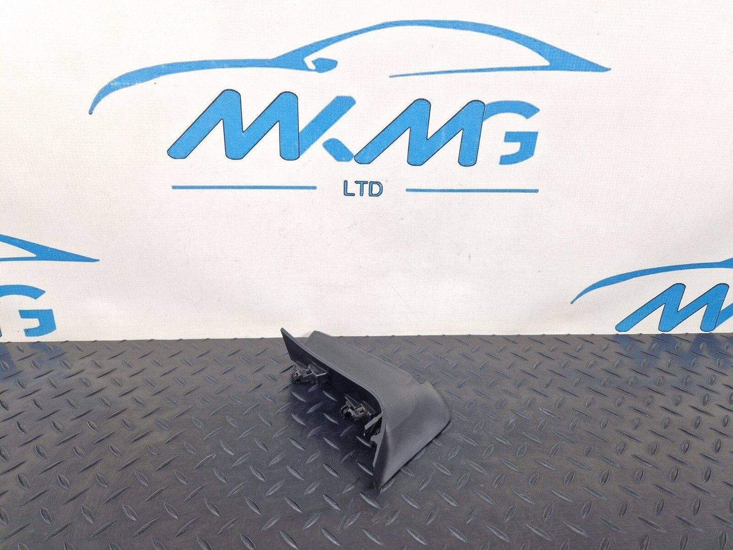 16-19 AUDI A4 B9 GENUINE REAR LEFT TAIL LIGHT TRIM COVER 8W5945253A