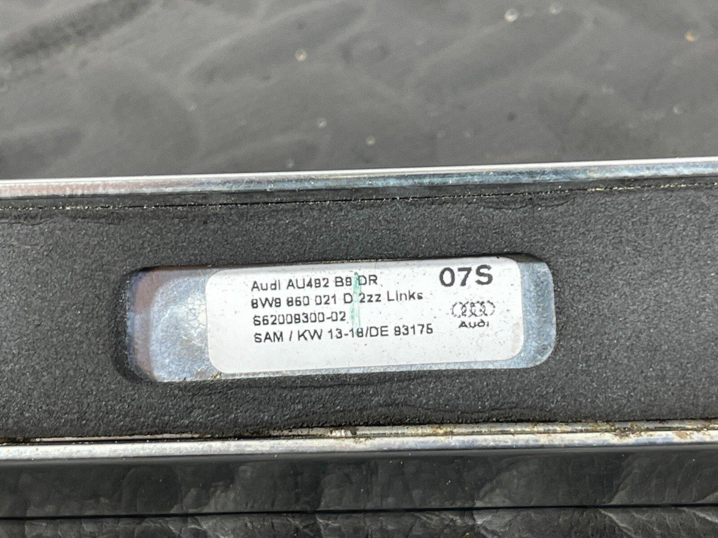 16-19 AUDI A4 B9 AVANT GENUINE ROOF RAIL ESTATE PASSENGER SIDE 8W8860021