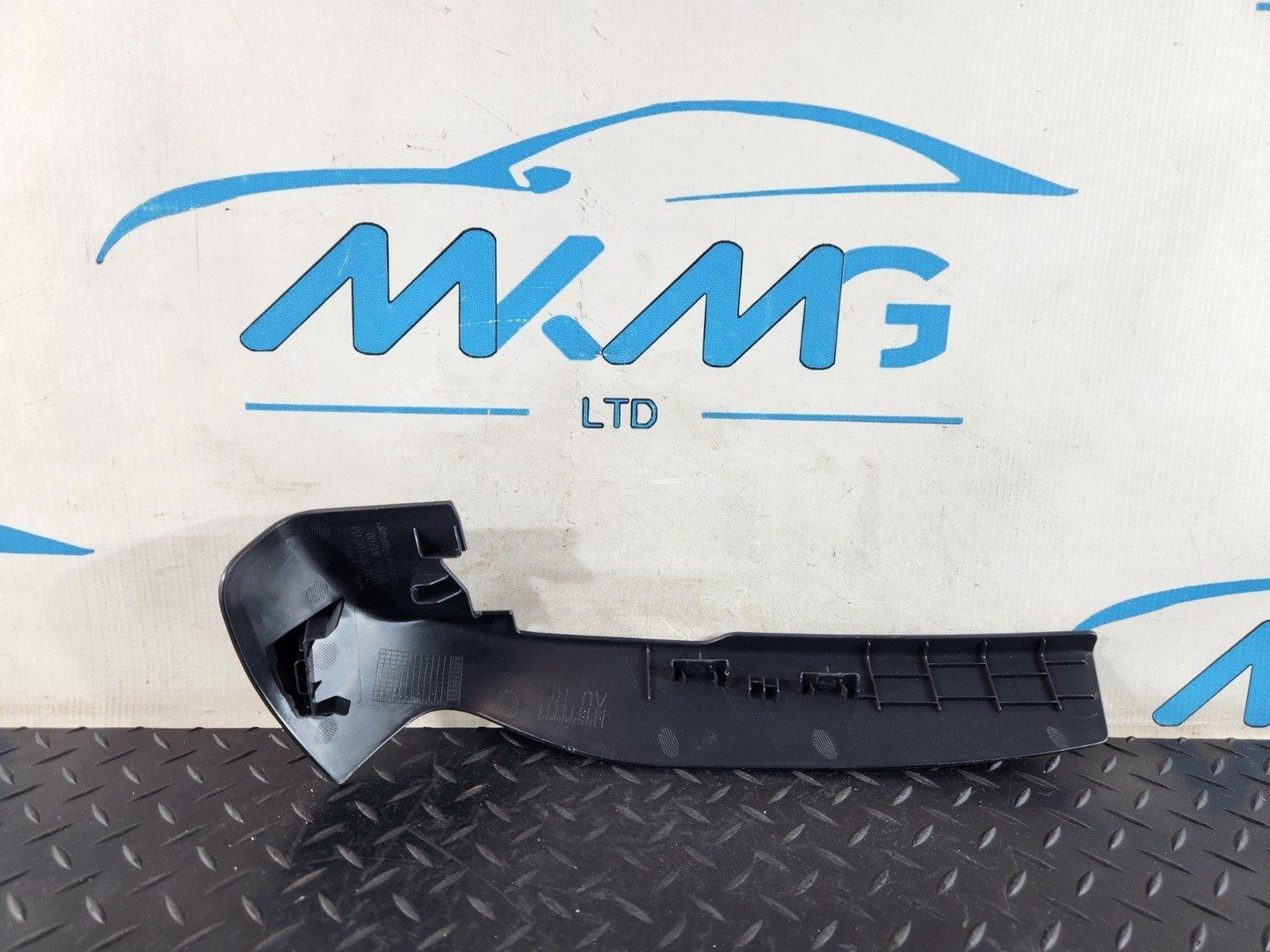 19-ON MERCEDES BENZ B CLASS W247 SEAT GUIDE RAIL COVER RIGHT A2479290200