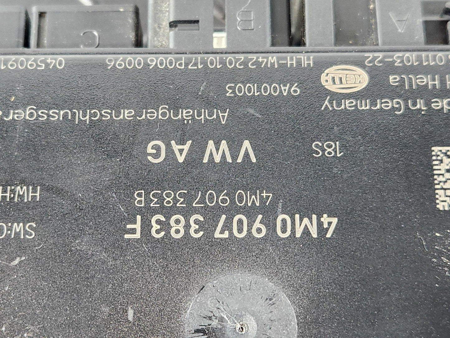 16-19 AUDI A4 B9 OEM TRAILER TOW BAR HITCH DETECTION CONTROL MODULE 4M0907383F