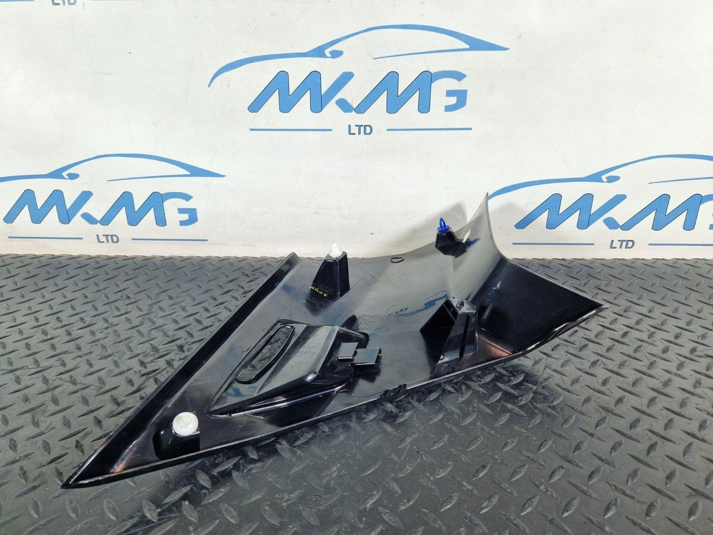 BMW X5 E70 RIGHT DRIVERS SIDE D PILLAR TRIM PANEL 7141498