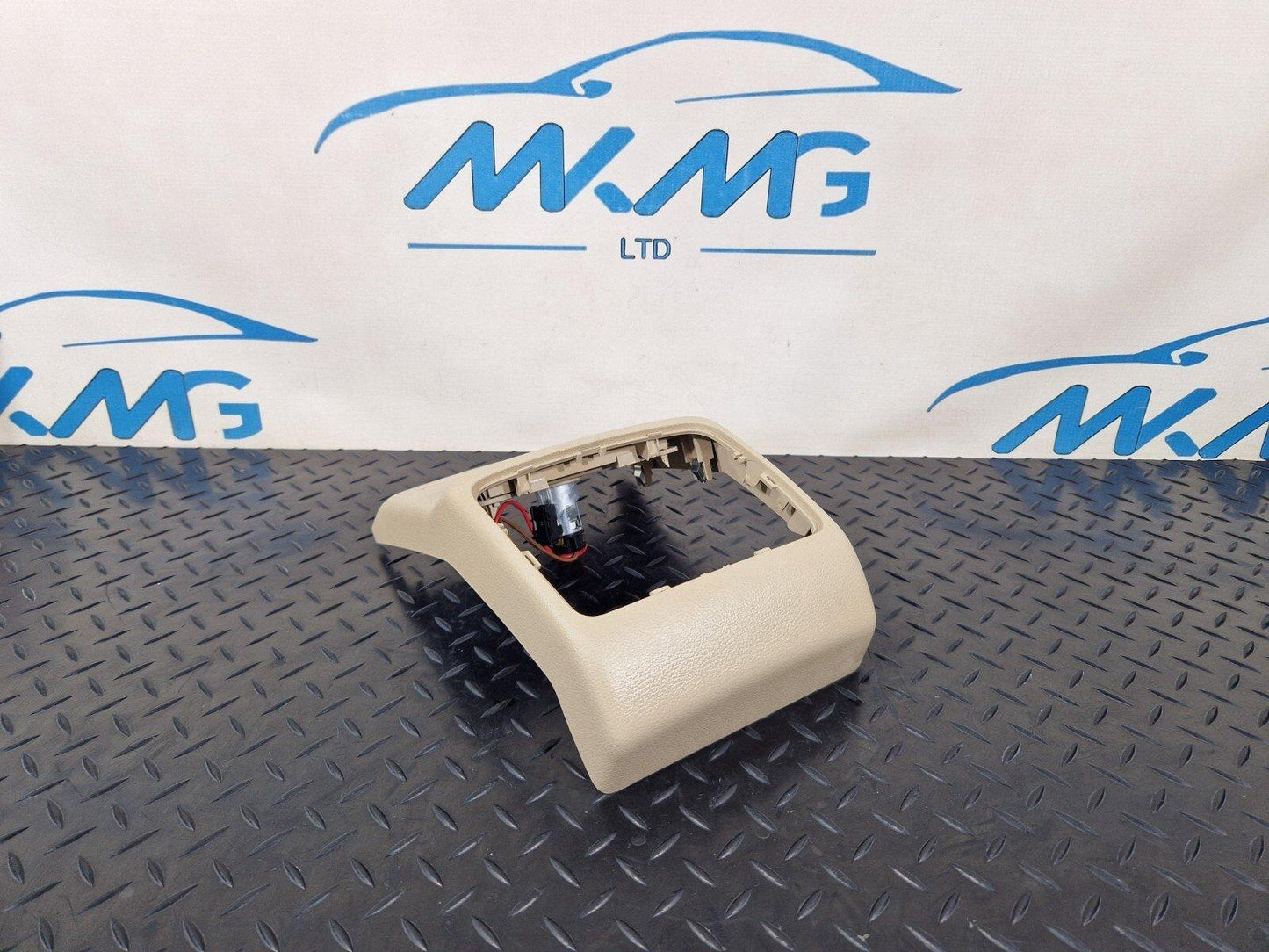 16-24 AUDI A5 F5 COUPE GENUINE CENTRE CONSOLE REAR V12 SOCKET & TRIM 8W0863324
