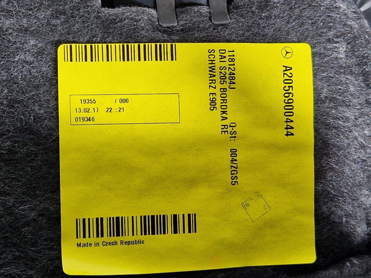 14-21 MERCEDES BENZ C200d W205 RIGHT BOOT TRIM PANEL COVER A2056900444