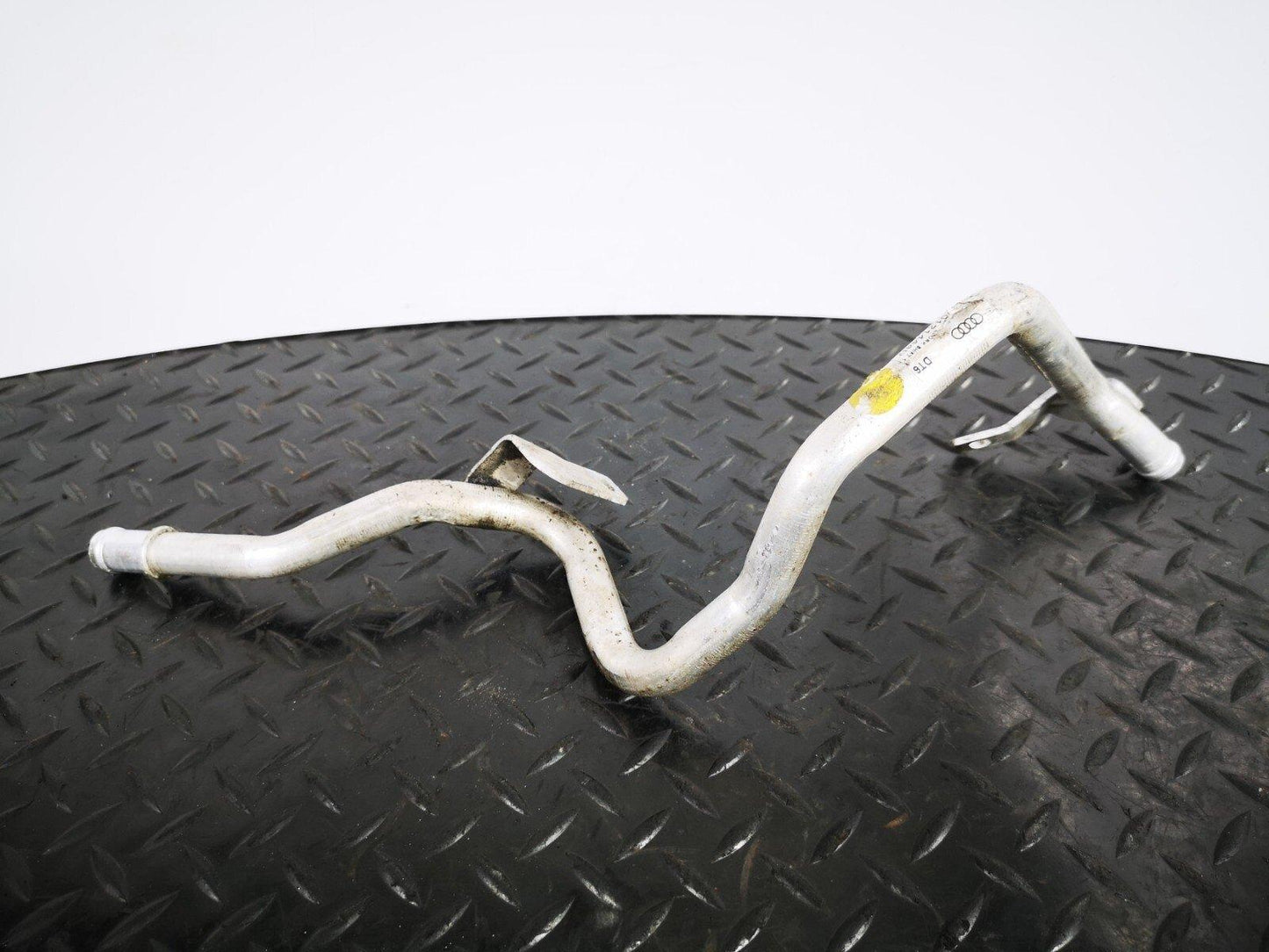16-19 AUDI A4 B9 S-LINE GENUINE V6 3.0TDI CSW COOLANT HOSE PIPE 8W0121444D