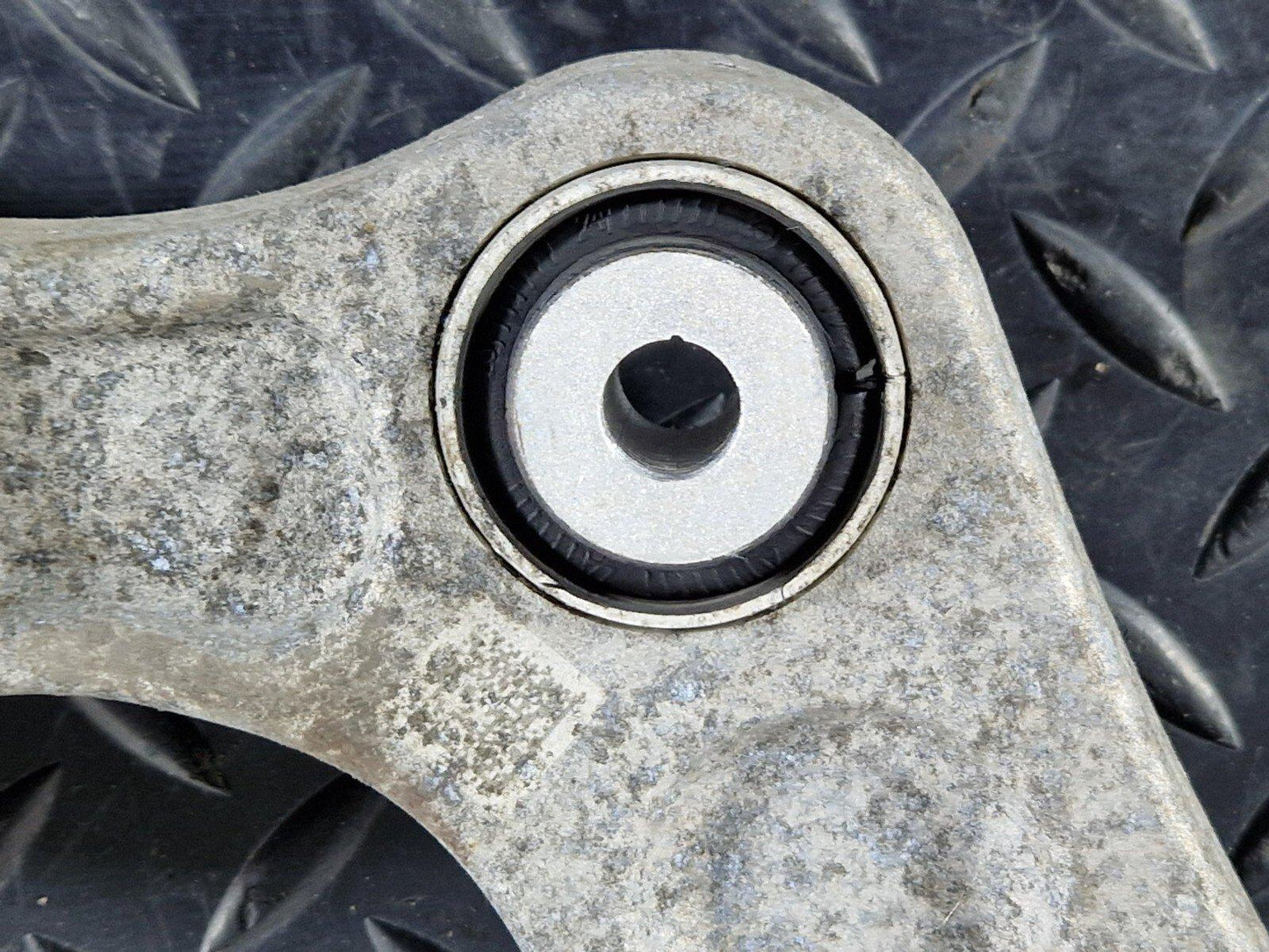 GENUINE AUDI A4 B9 A5 S5 F5 REAR LEFT OR RIGHT CONTROL ARM 8W0505361E