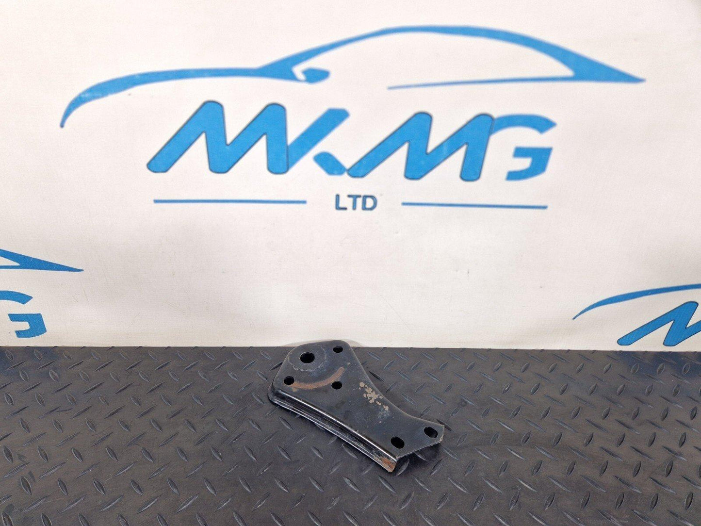 14-21 MERCEDES BENZ C220 W205 REAR SUBFRAME LEFT SIDE STOP PLATE A2053520700