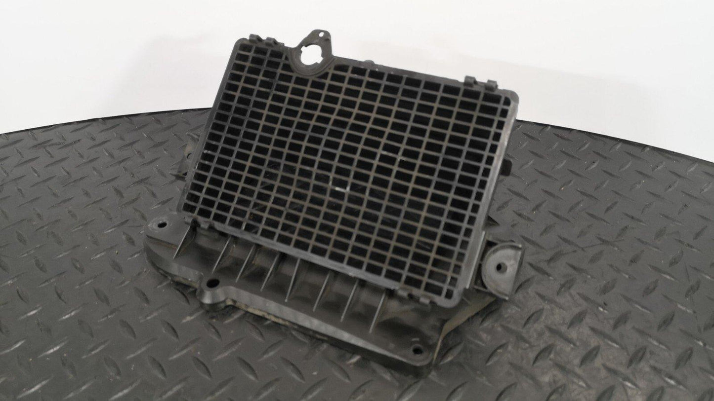 16-19 AUDI A4 B9 S-LINE GENUINE FRONT AIR INTAKE DUCT VENT 8W2819904A