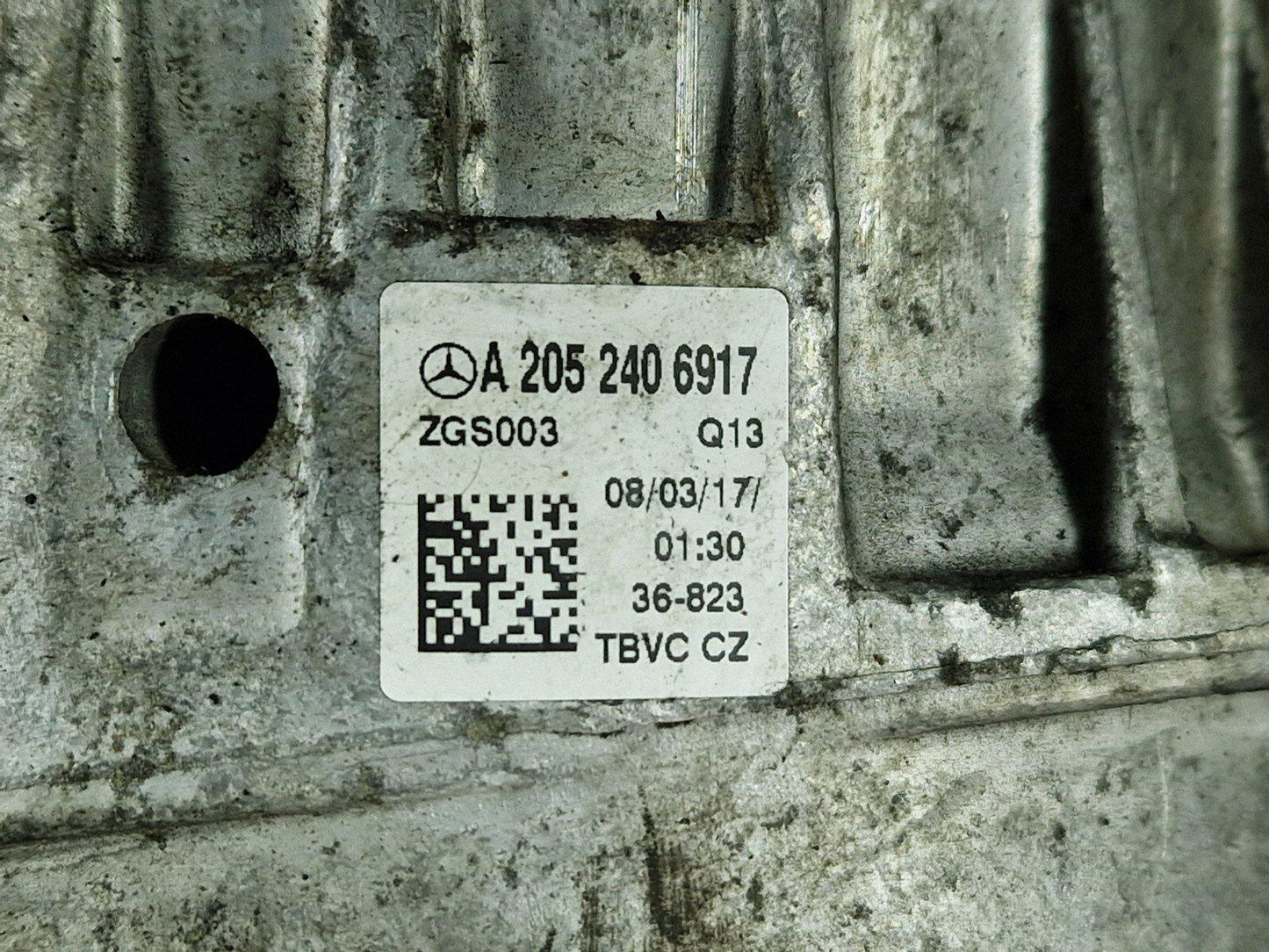 14-21 MERCEDES BENZ C300h W205  FRONT RIGHT DRIVER SIDE ENGINE MOUNT A2052406917