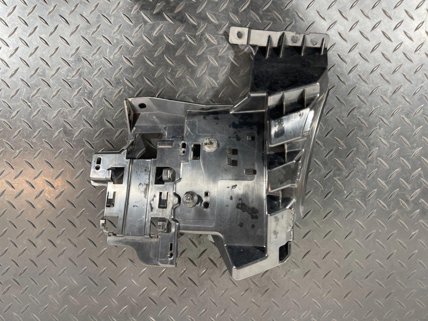 2019-ON  LAND ROVER DISCOVERY L550 REAR LEFT BUMPER BRACKET LK7217E801A