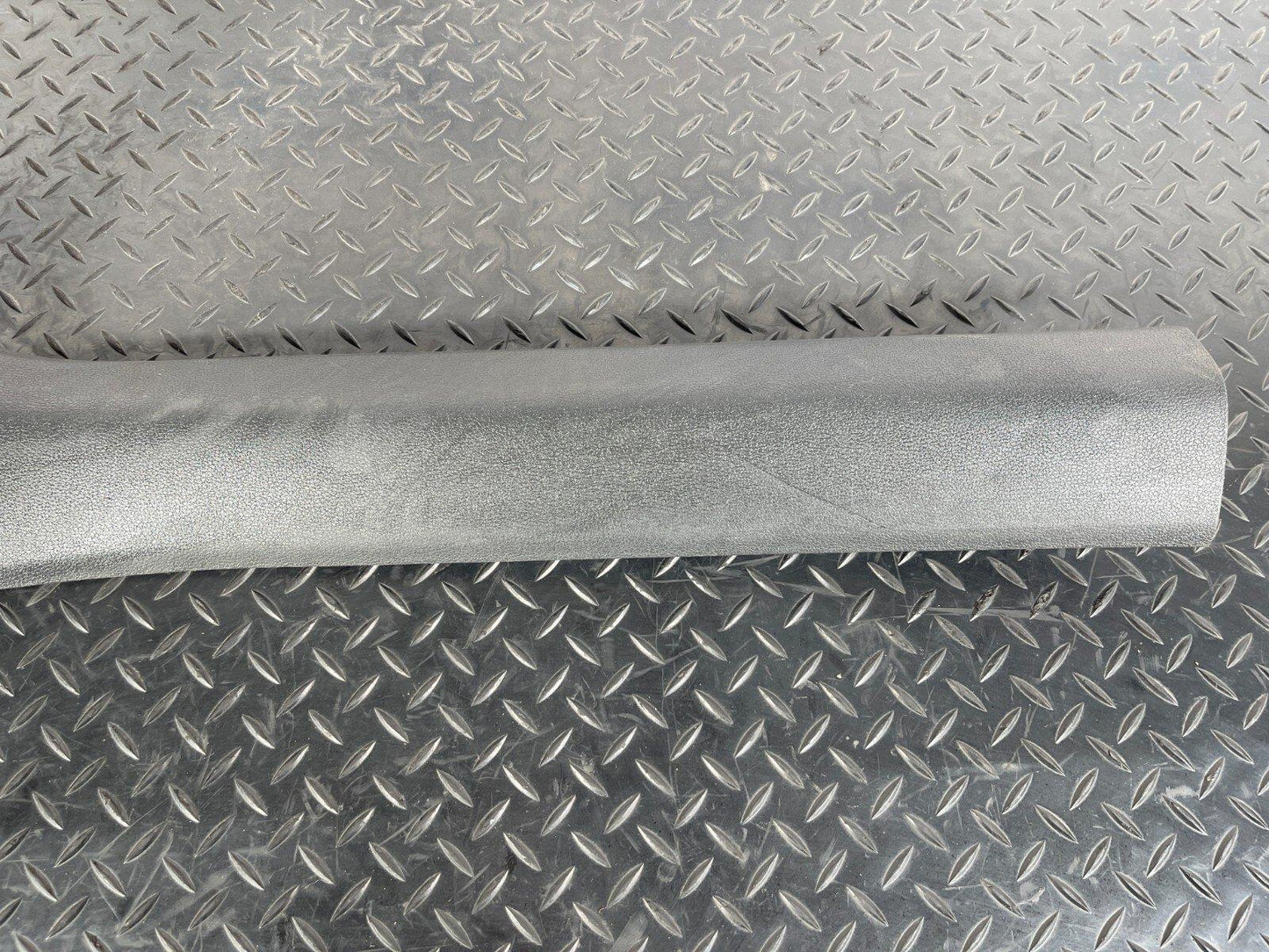 16-19 AUDI A4 B9 SALOON GENUINE FRONT RIGHT DRIVER SIDE FOOTWELL TRIM 8W2867272