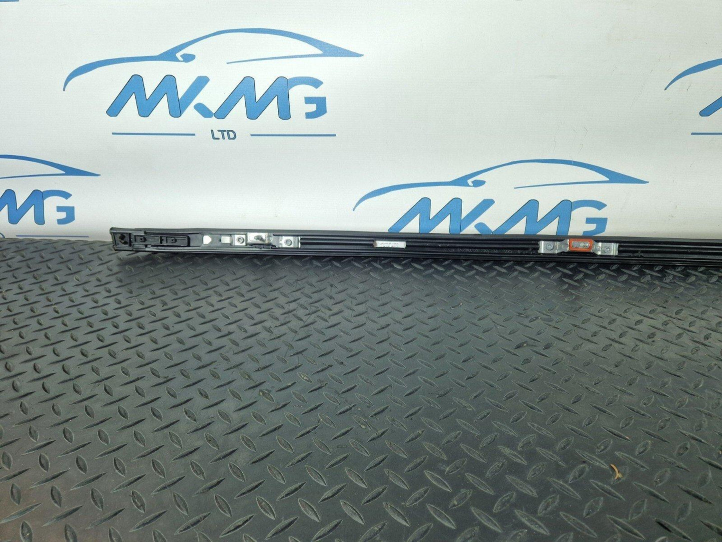 14-21 MERCEDES BENZ W205 OEM N/S PASSENGER SIDE LEFT ROOF RAIL RACK A2058900593