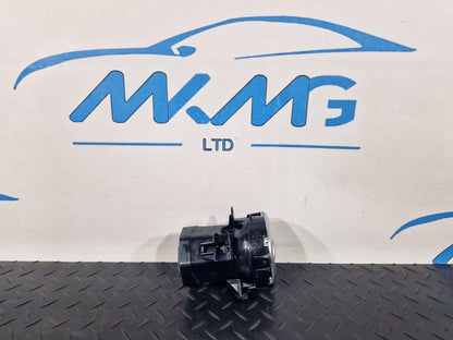 19-ON MERCEDES BENZ B CLASS W247 DASHBOARD CENTER AIR VENT A1778309100