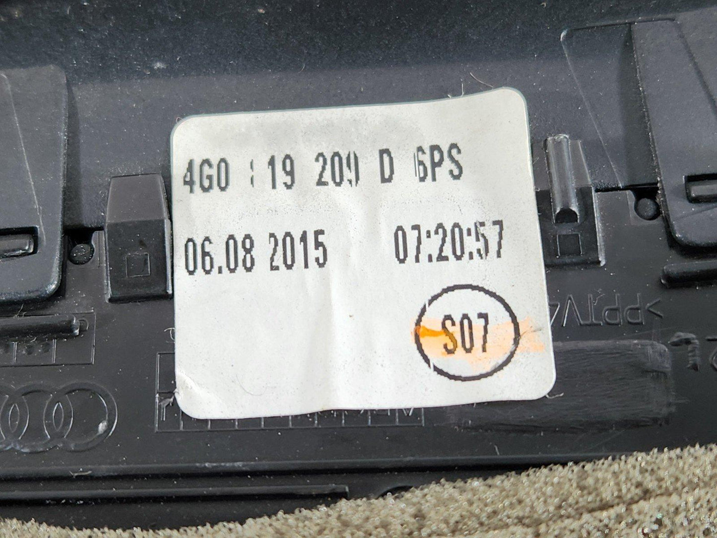 16-20 AUDI Q7 4M REAR LEFT UPPER PILLAR AIR VENT 4G0819209D