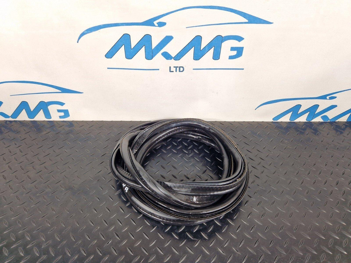 11-18 BMW 6 SERIES F06 GASKET SEAL RUBBER TAILGATE BOOTLID TRUNK 7228502