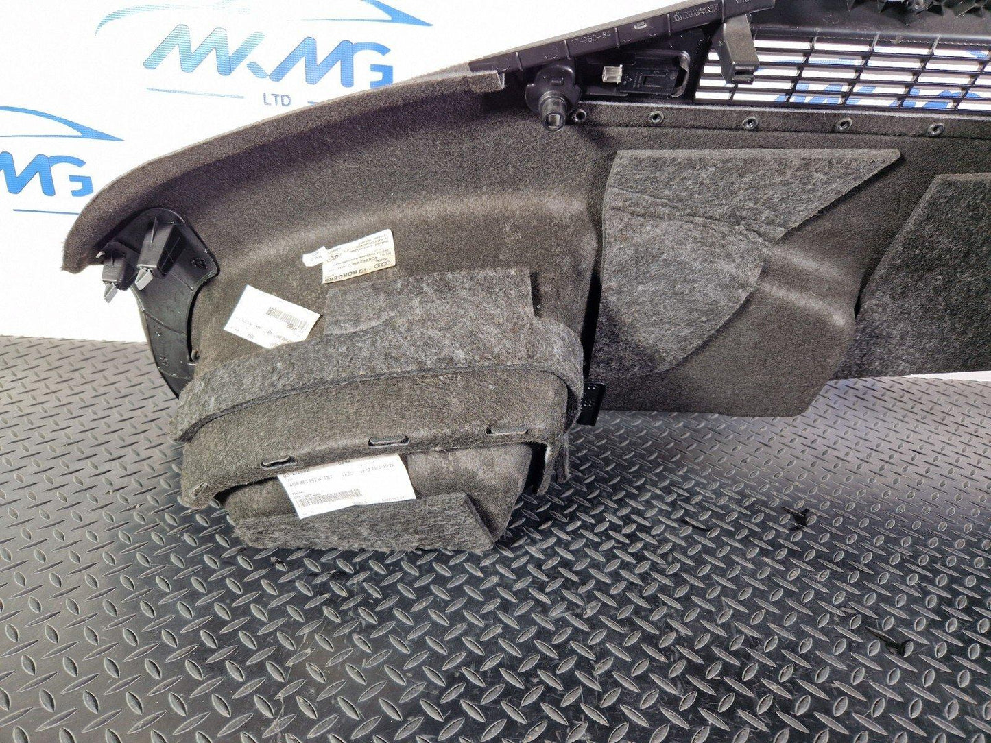 15-18 AUDI A7 4G OEM REAR RIGHT TAILGATE BOOT TRIM PANEL 4G8863888