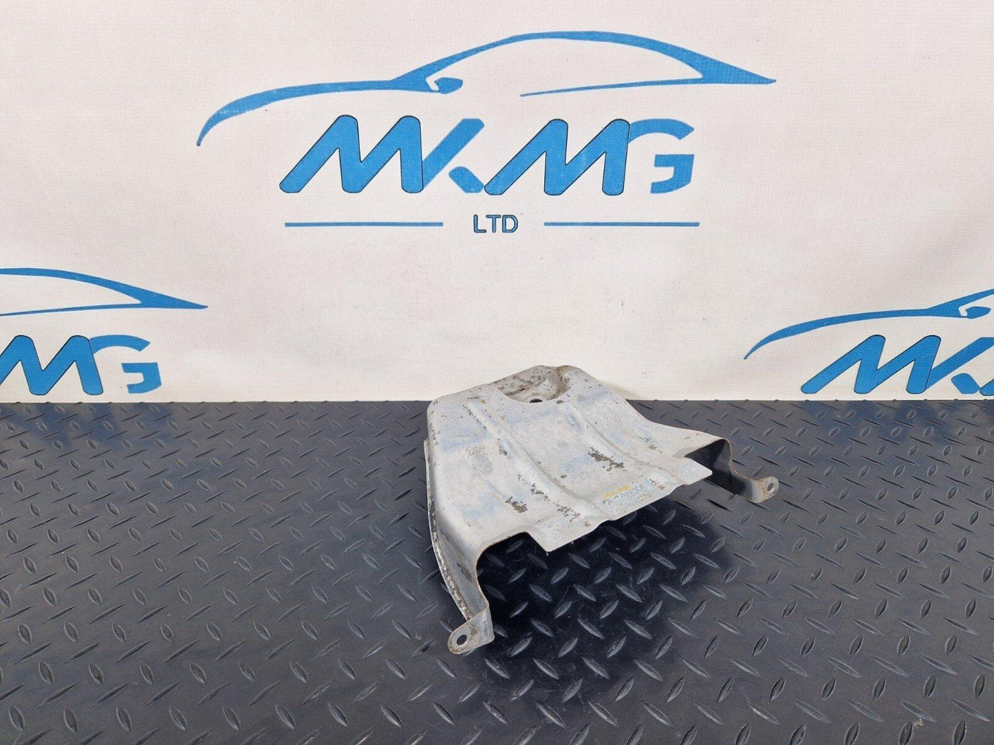 14-21 MERCEDES BENZ C200d W205 OEM RIGHT ENGINE PROTECTION SHIELD A2052410734