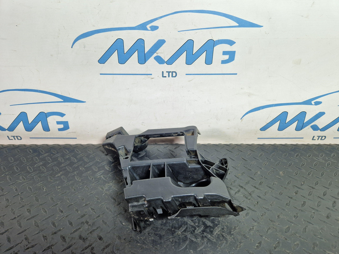 Audi A6 Allroad C7 Genuine Rear Left N/S Bumper Bracket 4G9807393D