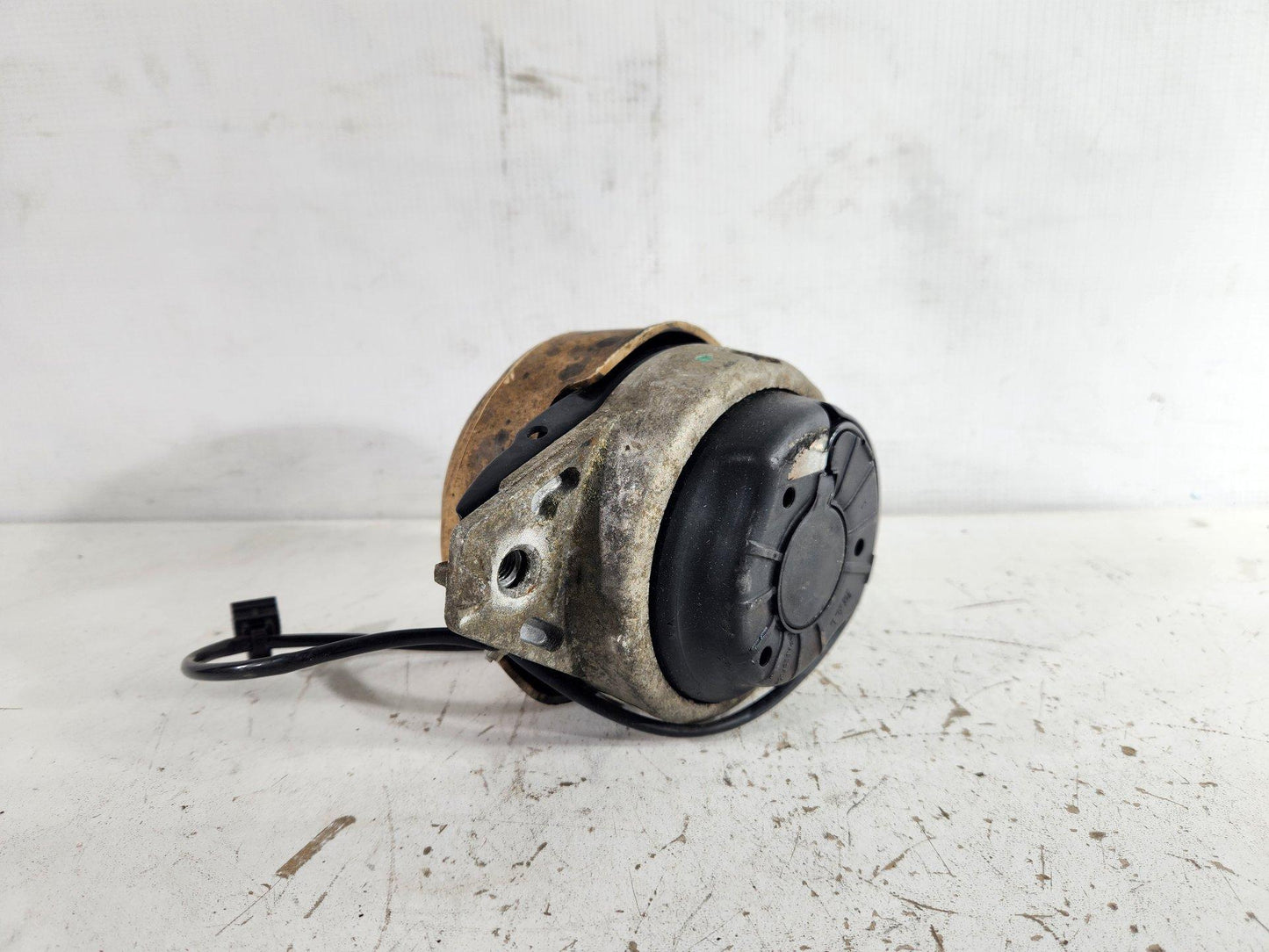Mercedes-Benz ML W166 Genuine Engine Mount A1662405417