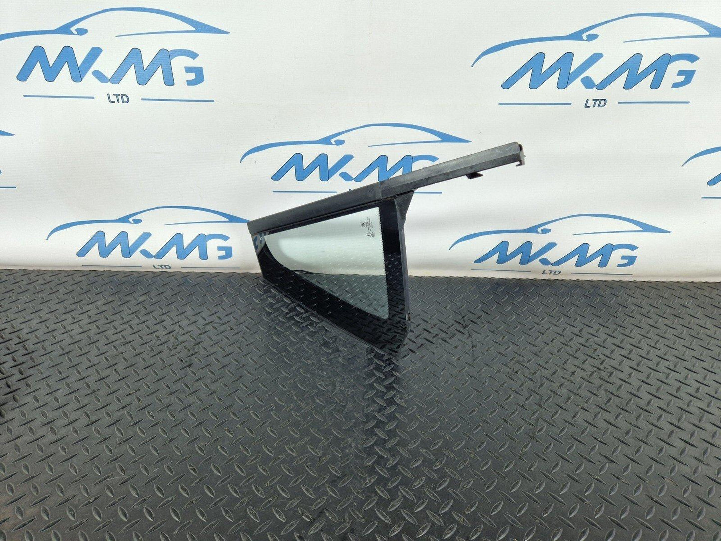 16-22 BMW X1 F48 GENUINE OEM REAR RIGHT O/S DOOR FIXED WINDOW GLASS 7405604