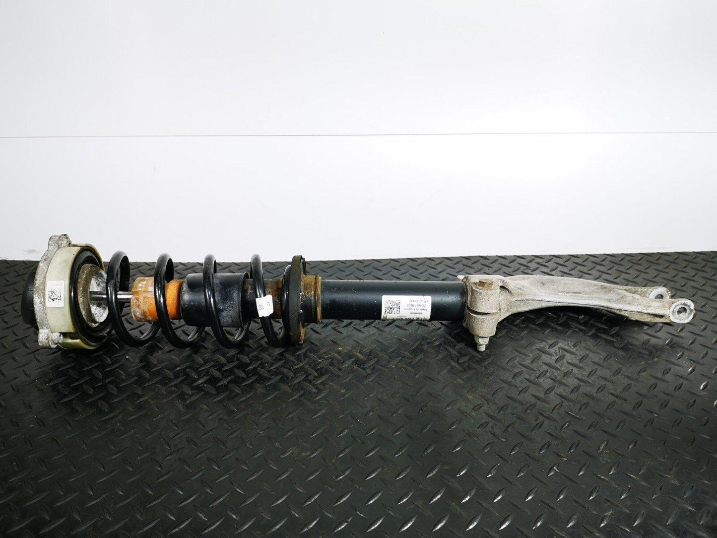 16-19 AUDI A4 B9 GENUINE FRONT RIGHT O/S SHOCK ABSORBER 8W0413031T 8W0031T