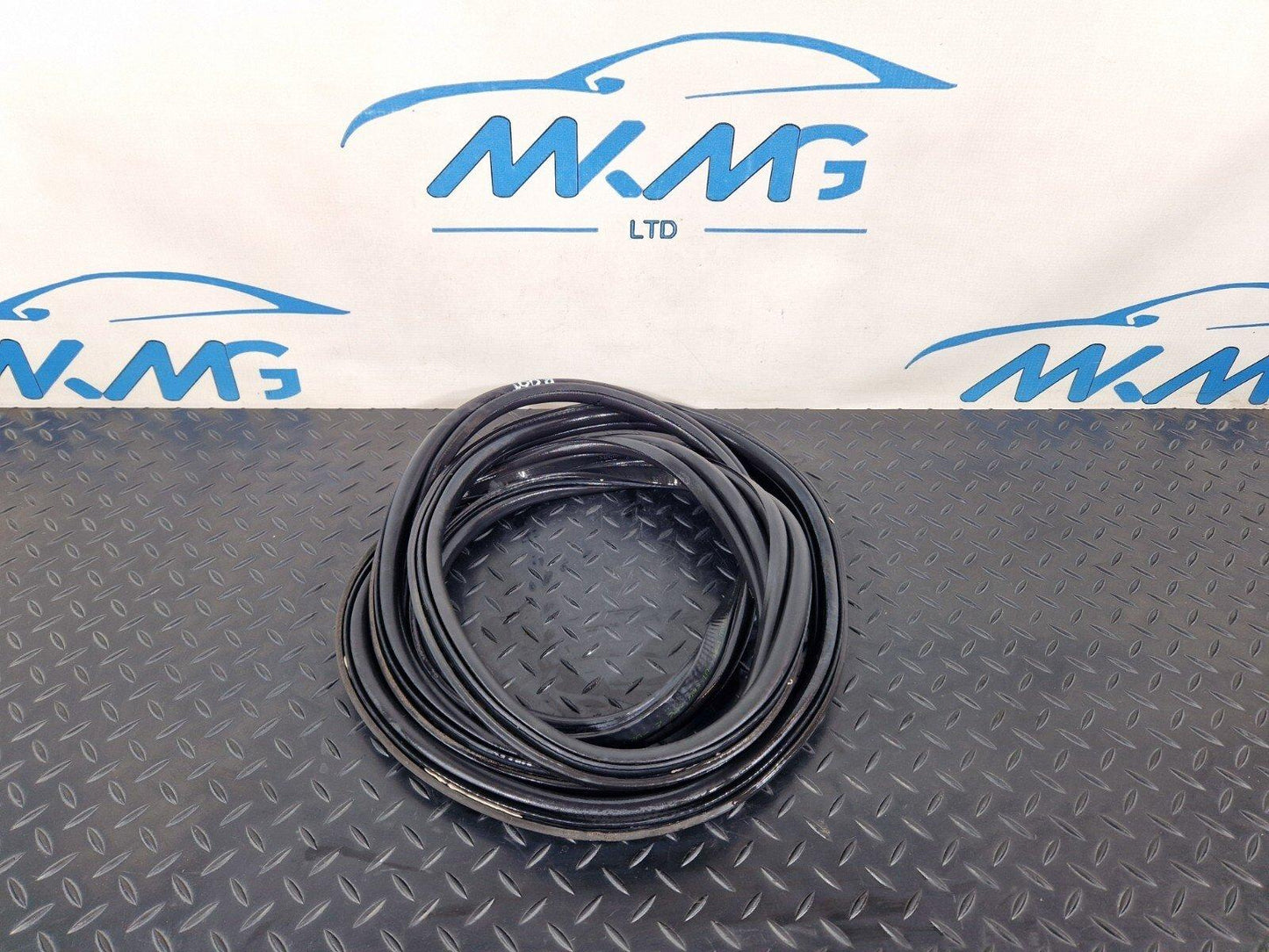 12-18 BMW 3 SERIES F30 F31 TAILGATE BOOTLID TRUNK RUBBER SEAL 7263092