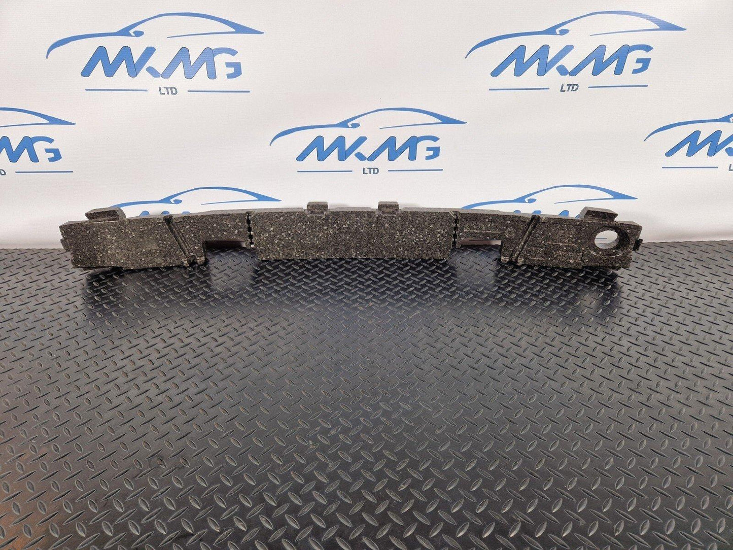 10-18 AUDI A7 4G S-LINE FRONT BUMPER FOAM FILLER PIECE REINFORCEMENT 4G8807550