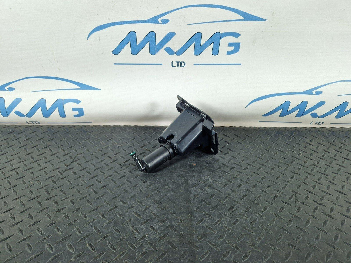 10-13 BMW X5 E70 LCI GENUINE RIGHT SIDE FRONT PANEL BRACKET 7223006