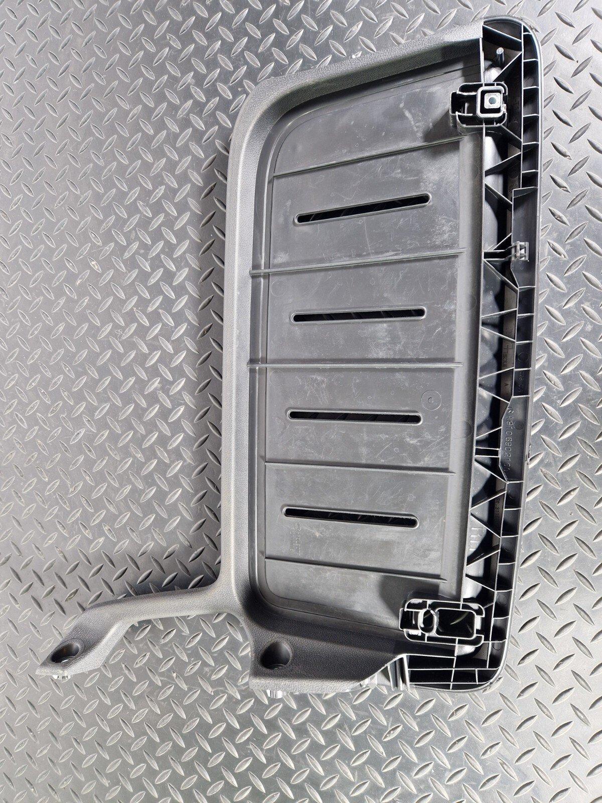 18-ON MERCEDES BENZ SPRINTER W907 W910 SUN VISOR HOLDER DRIVERS SIDE A9106902100