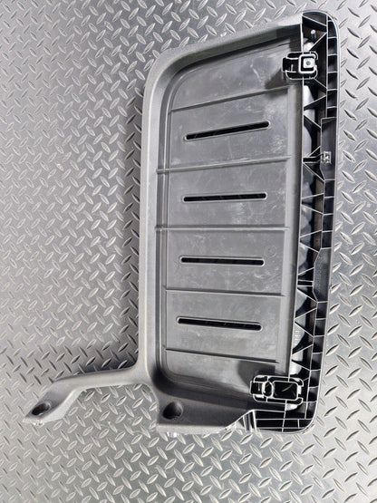 18-ON MERCEDES BENZ SPRINTER W907 W910 SUN VISOR HOLDER DRIVERS SIDE A9106902100