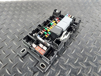 19-ON RANGE ROVER EVOQUE L551 GENUINE REAR FUSE RELAY BOX M8D2-14N030-AA