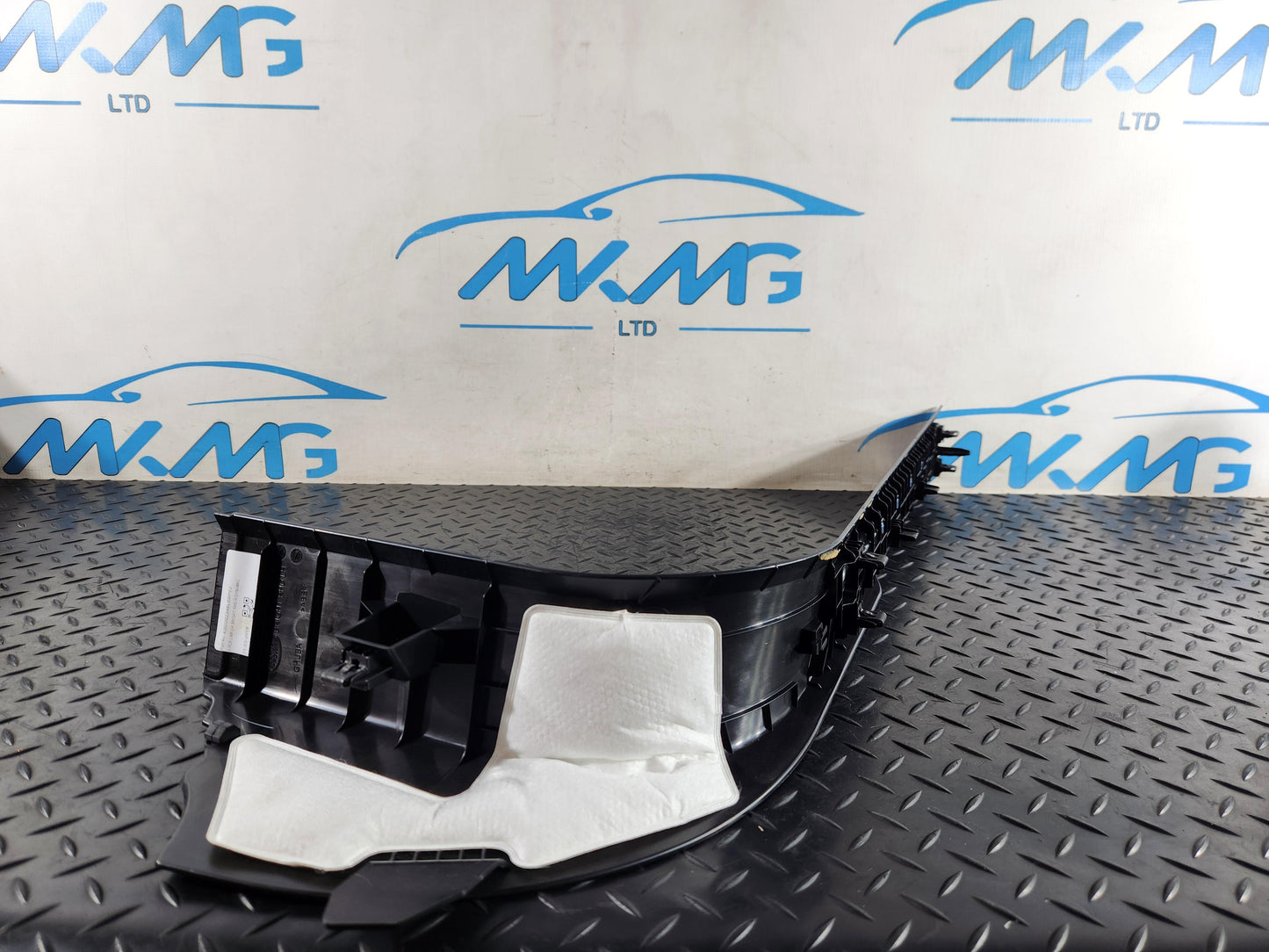 Range Rover Evoque L551 R-Dynamic Kick Plate Tread Trim K8D202349LB