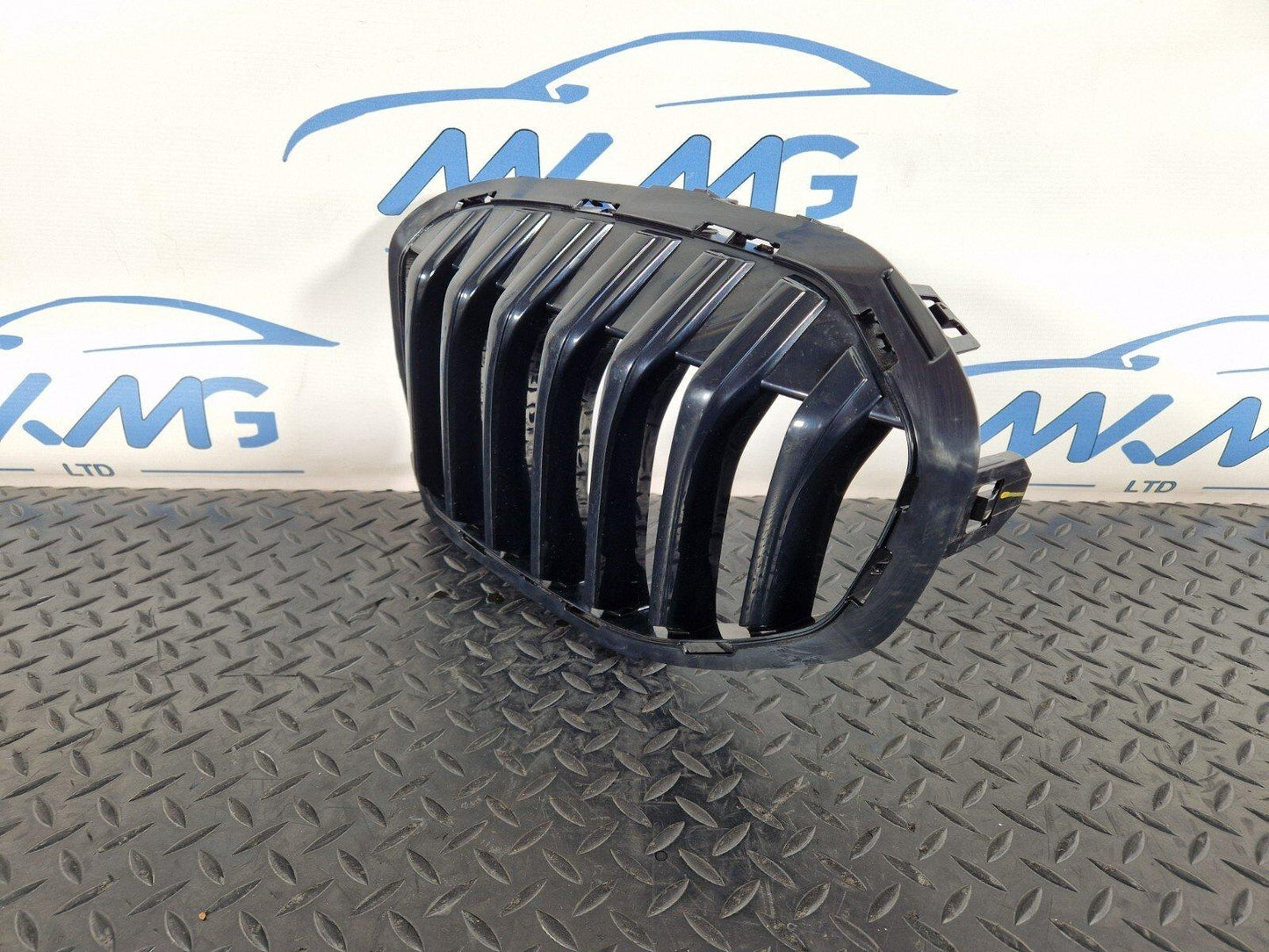 20-24 BMW 1 SERIES F40 FRONT BUMPER LEFT SIDE KIDNEY GRILL 7450959 7450957
