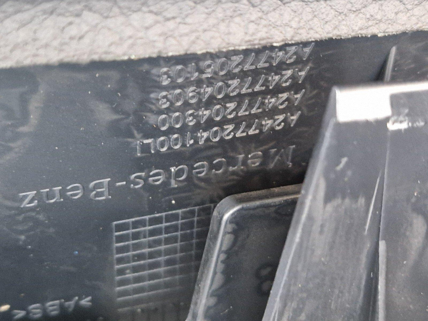19-ON MERCEDES BENZ B CLASS W247 AMG FRONT LEFT N/S DOOR PANEL CARD A2477204702