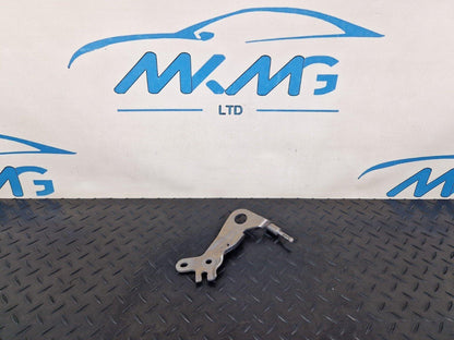 14-21 MERCEDES BENZ C220d W205 ENGINE LEFT REAR LIFTING LUG CLIP MOUNT HOLDER