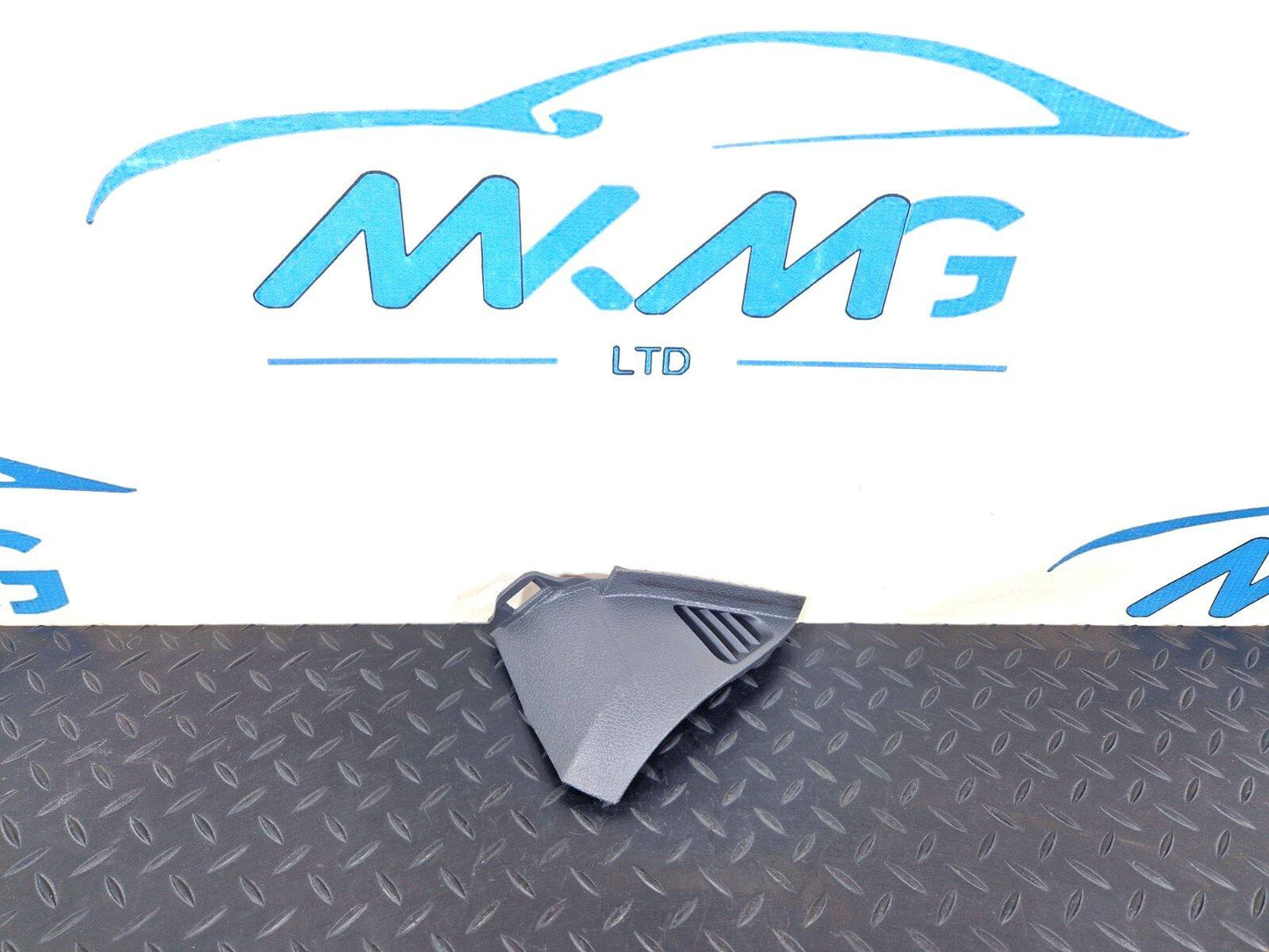 18-ON MERCEDES BENZ SPRINTER W907 W910 OEM AIR VENT COVER A9106802900
