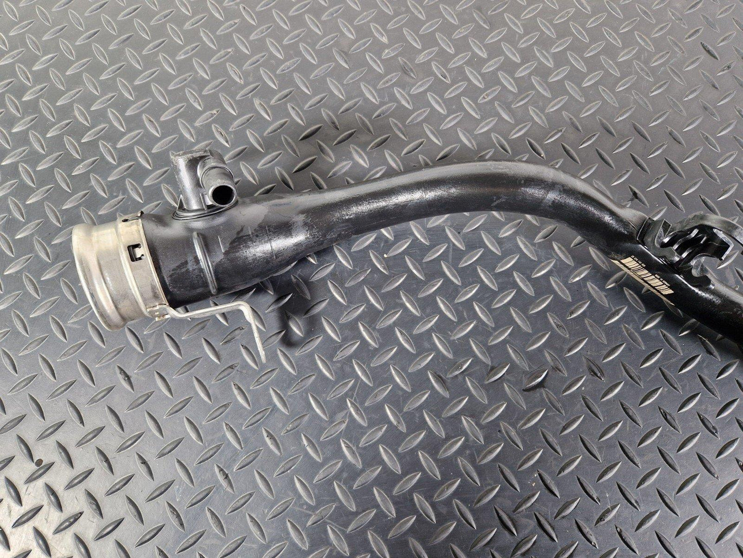 20-24 BMW 1 SERIES F40 GENUINE FUEL TANK FILLER PIPE 7458657