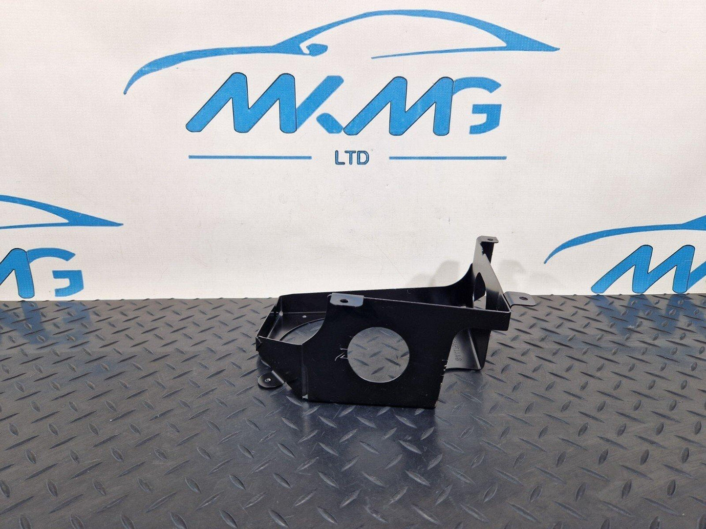 14-23 MERCEDES BENZ VITO W447 OEM REAR RIGHT SPEAKER HOLDER BRACKET A4475451540