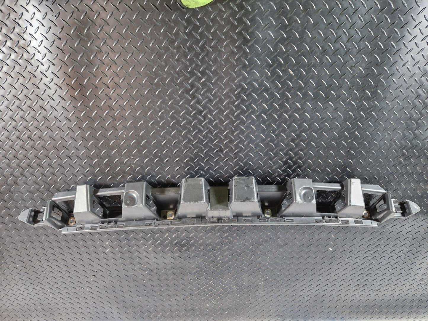 11-19 MERCEDES BENZ ML W166 GENUINE REAR RIGHT BUMPER BRACKET A1668850165